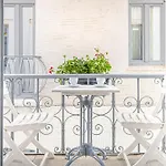 Micra Anglia Boutique & Άνδρος