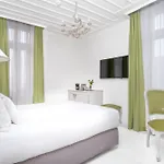 Micra Anglia Boutique & 5* Άνδρος