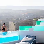 Micra Anglia Boutique & Άνδρος