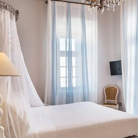 Micra Anglia Boutique & 5* Andros Town