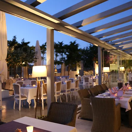 Hotel Micra Anglia Boutique & Ándros