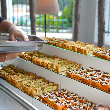 Micra Anglia Boutique & 5*