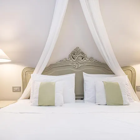 Hotel Micra Anglia Boutique & 5*