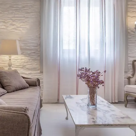 Hotel Micra Anglia Boutique & 5*