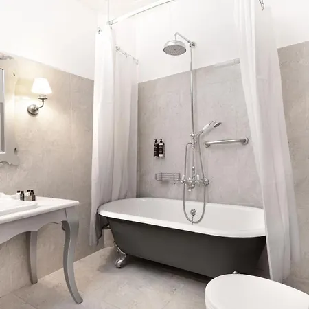 Micra Anglia Boutique & 5* Andros Town