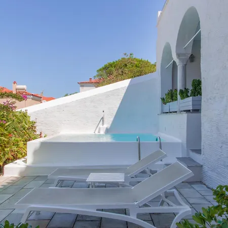 Micra Anglia Boutique & Hotel Andros Town