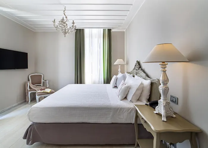 Micra Anglia Boutique & Ándros