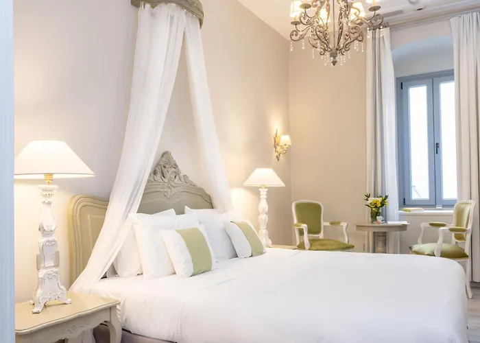 Micra Anglia Boutique & Ándros