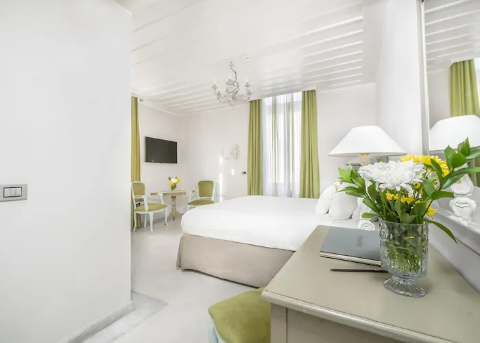 Micra Anglia Boutique &