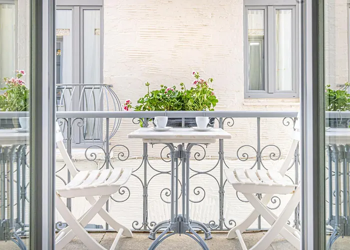 Micra Anglia Boutique & Ándros