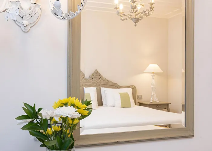 Micra Anglia Boutique &