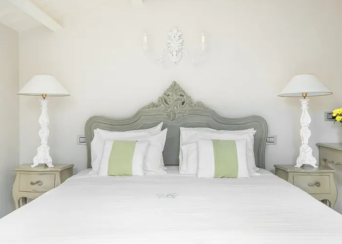 Micra Anglia Boutique & Ándros