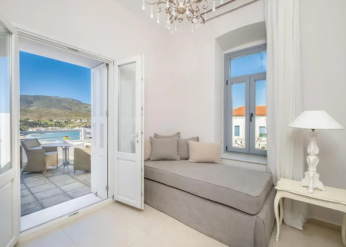 Micra Anglia Boutique & 5* Ándros