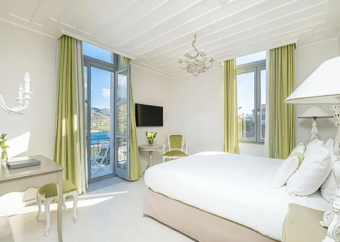 Micra Anglia Boutique &