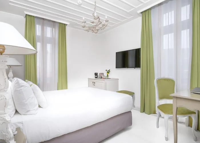 Micra Anglia Boutique & 5* Ándros