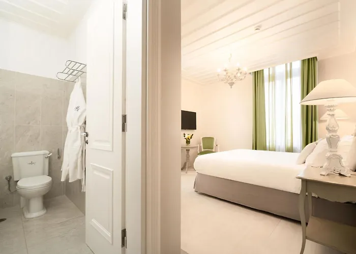 Micra Anglia Boutique &