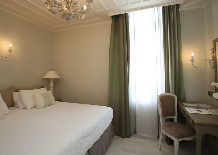 Hotell Micra Anglia Boutique & Ándros