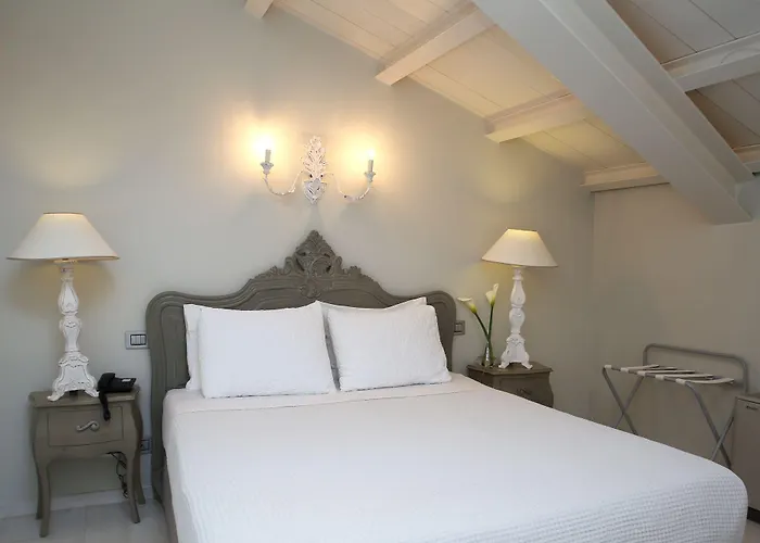 Micra Anglia Boutique & Hotell Ándros