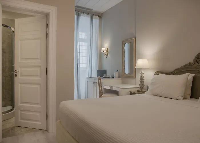 Micra Anglia Boutique & 5* Ándros