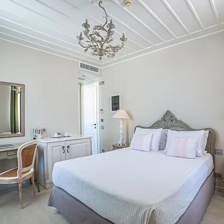 Micra Anglia Boutique & 5*