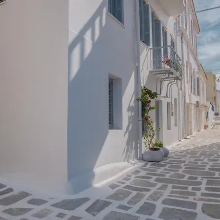 מלון Micra Anglia Boutique &