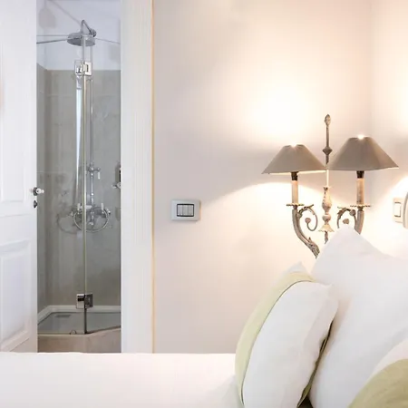 Hotel Micra Anglia Boutique & 5*