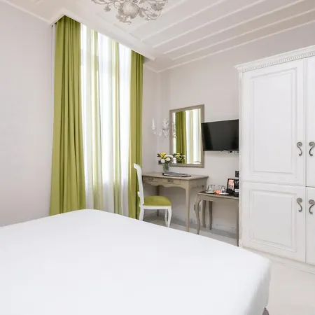 Hotel Micra Anglia Boutique & Ándros