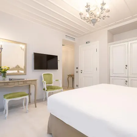 Micra Anglia Boutique & Ξενοδοχείο 5*