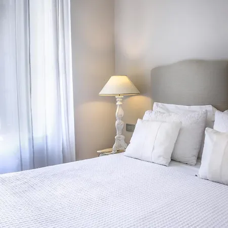 Hotel Micra Anglia Boutique & 5*