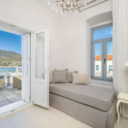 Micra Anglia Boutique & 5* Άνδρος