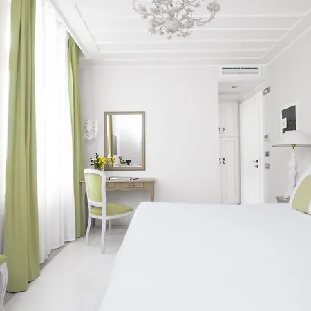 Micra Anglia Boutique & Ξενοδοχείο 5*